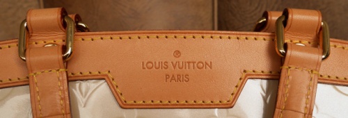 Louis Vuitton vegetable tanned leather discoloration. #dyeing